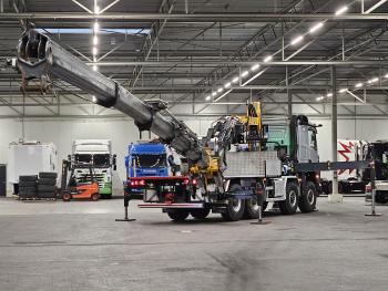 Mercedes-Benz AROCS 3253 8x8 / 65 t/m CRANE + JIB + WINCH / KRAN / GRUA